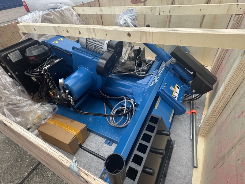 Brandt-Traktoren.de Reifenmontiermaschine TyreOn T1000